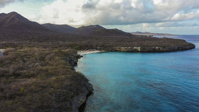 鸟瞰图在Curaçao/加勒比/荷属安的列斯群岛西部的海滩Grote Knip
