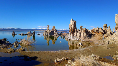 莫诺湖与它的凝灰岩柱加利福尼亚-旅行摄影