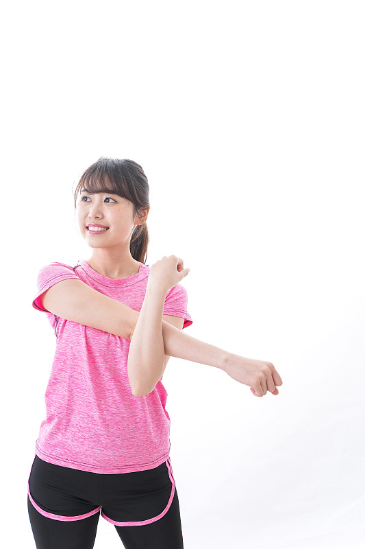年轻女子拉伸