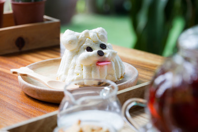 狗形状的蛋糕