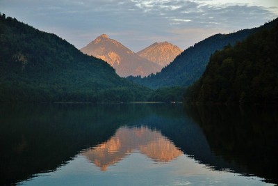 湖中倒影