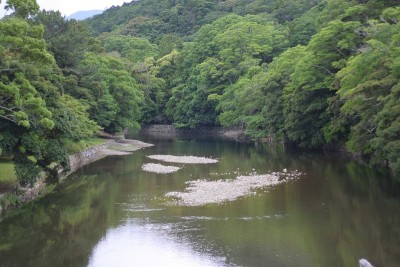 河
