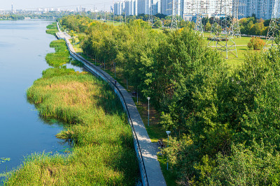 公园及多层住宅楼
