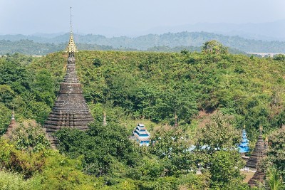 缅甸若开邦的摩洛村，佛塔和宝塔