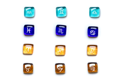 三个星座对应每个元素:火相星座-白羊座，狮子座，射手座，地相星座-金牛座，处女座，摩羯座，风相星座-