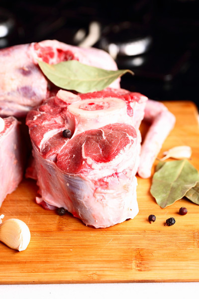 生肉加香料