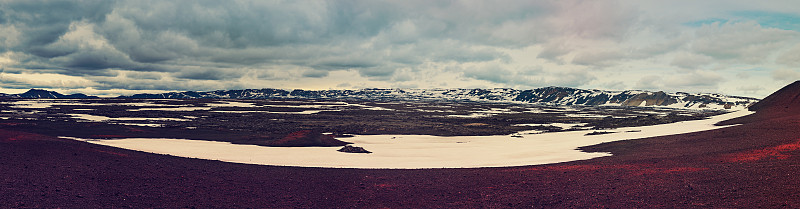 火山口的全景