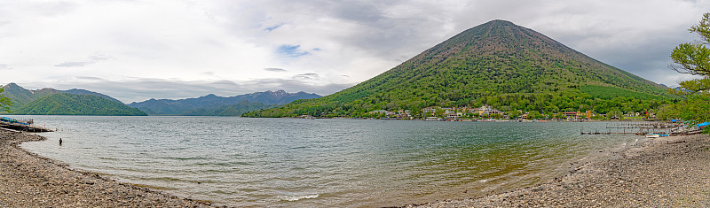 中禅寺湖和南台山