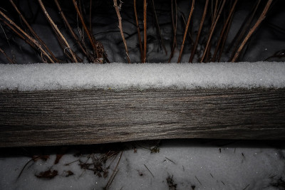 篱笆上的雪