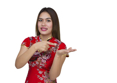 穿着中国传统服饰的美丽亚洲女子，