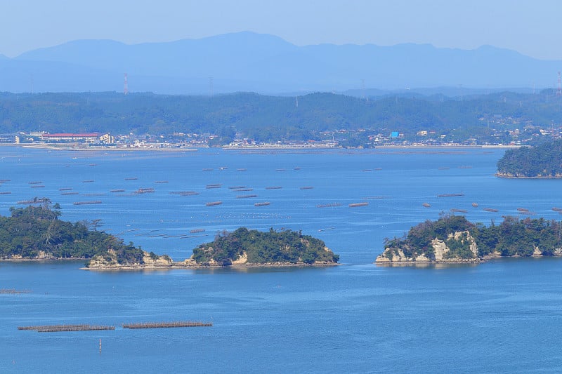 日本三大风景名胜之一的松岛，从位于大松岛的御盛观景台可以看到松岛湾，这是日本宫城县松岛的四大景观之一