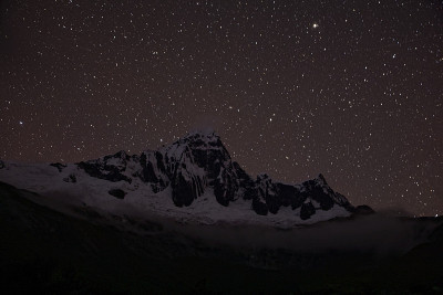 在华拉兹山的夜晚