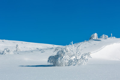 冬季山地雪景