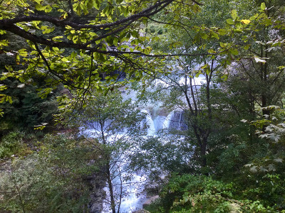 Kurobe峡谷Kurobe河沿岸的风景