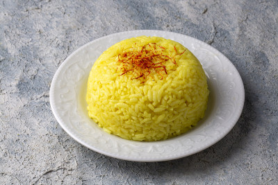 一盘藏红花米饭肉饭(土耳其名字;safranli pilav)