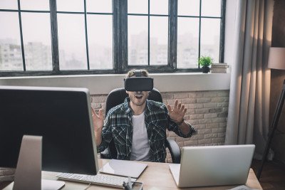 新奇的VR技术给人留下深刻印象
