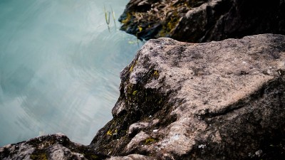 大蓝色的湖