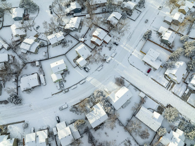 科罗拉多州柯林斯堡的住宅区街道