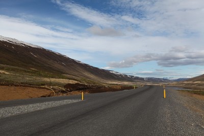 火山景观与道路