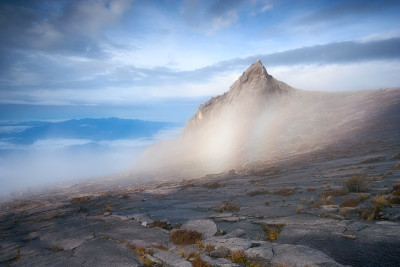 基纳巴卢山高峰
