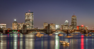 波士顿市中心的夜景
