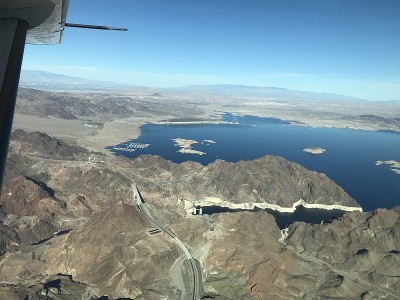 米德湖和大峡谷的鸟瞰图