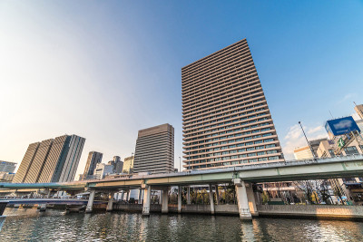 大阪市景-黄昏中之岛区-日本大阪
