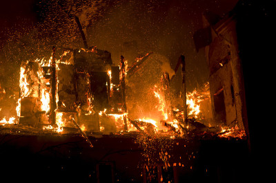 房子着火了