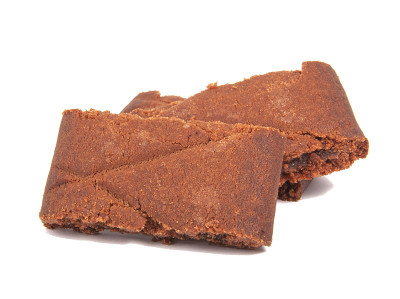 巧克力巧克力饼干孤立在白色上