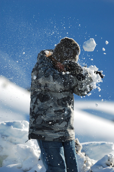 打雪仗