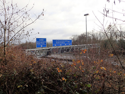 M25高速公路，18号枢纽