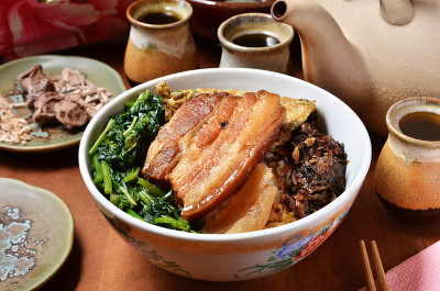 炖猪肉和米饭