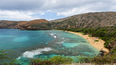 夏威夷瓦胡岛的哈瑙玛湾