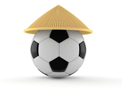 带中式帽子的足球