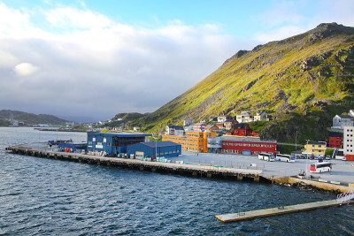 霍宁斯瓦格港，挪威最北的城市。它位于Troms og Finnmark县北卡普市。