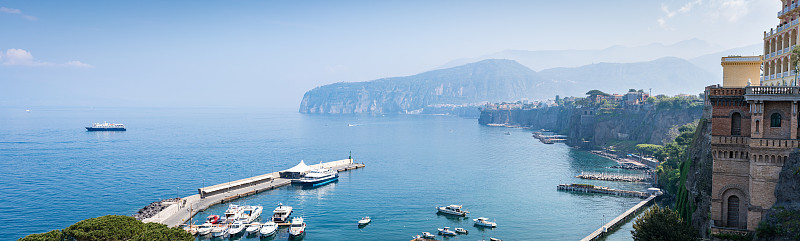 令人惊叹的索伦托湾全景，意大利。