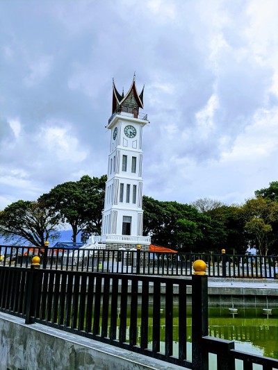 Jam Gadang《大钟
