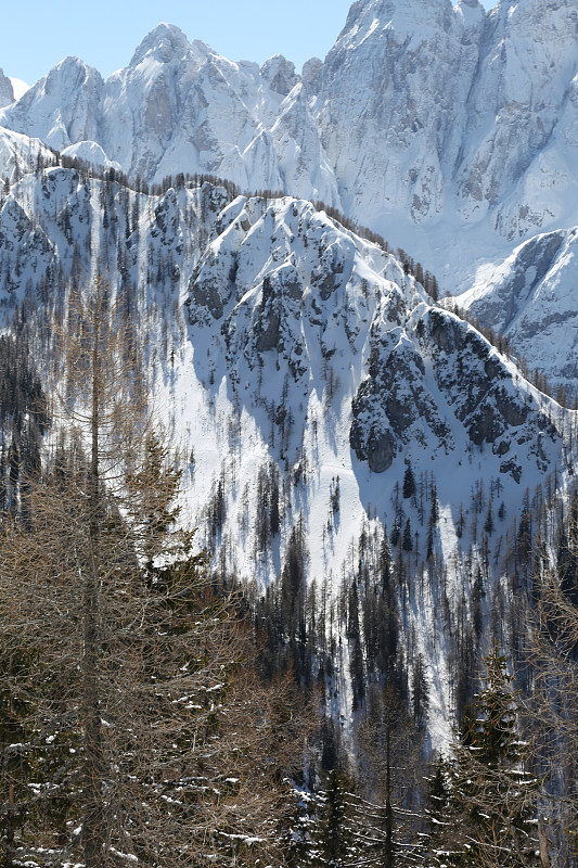 雪山的背景