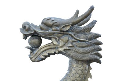 金属龙头雕像