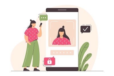 平板女孩用智能手机扫描人脸解锁