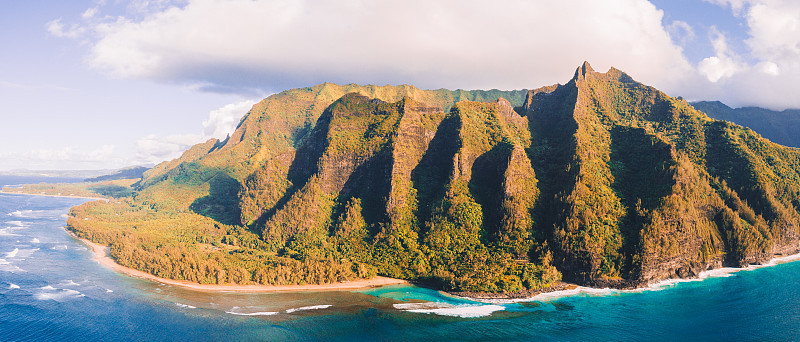 纳帕利海岸悬崖的全景