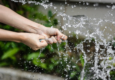 气球水溅