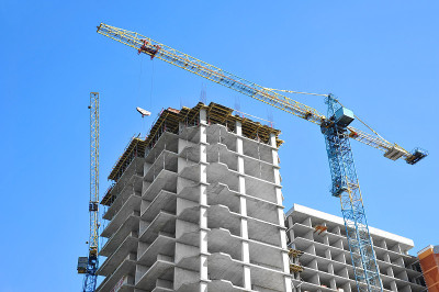起重机及高层建筑工地
