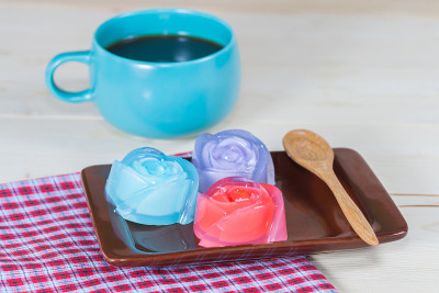 泰国传统，餐盘果冻甜点