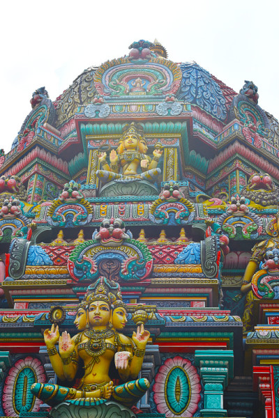 外部细节的印度神雕塑在Sri Maha Mariamman寺庙，印度教寺庙