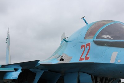 攻击战斗机Su-34的特写。