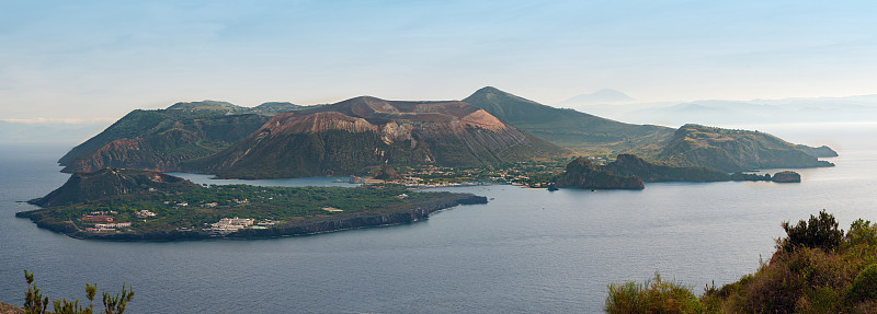 硫火山的全景，风的岛屿，意大利