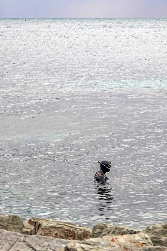 马尔马拉海在冬季和多云天气的观点