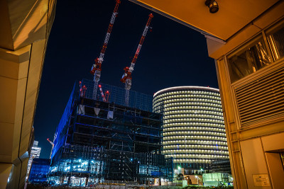 一幢办公楼的建筑工地(横滨港人未来井)