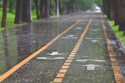 自行车道降雨